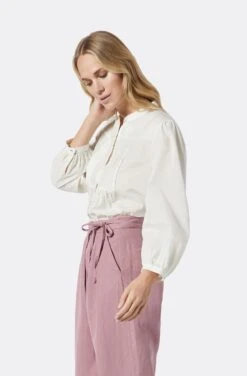 Joie Vesta Long Sleeve Cotton Top 11 Joie Vesta Long Sleeve Cotton Top -Joie Shop 22 2 889 TP05171 PORCELAIN JURI 3